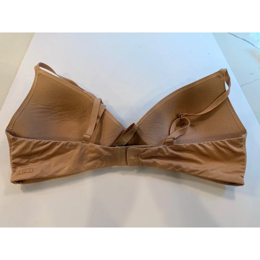 SKIMS Fits Everybody T-Shirt Bra Nude Tan Wireless Molded‎ Cup 38B - Picture 8 of 9